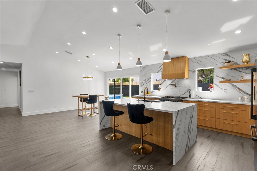 2282 Brentwood Street