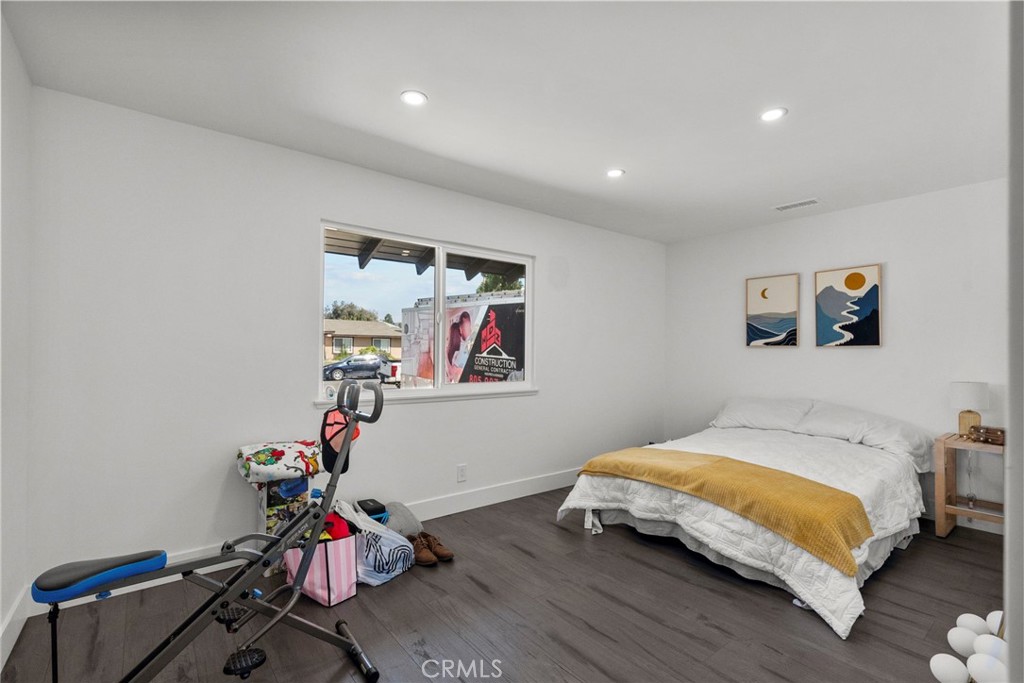 2282 Brentwood Street