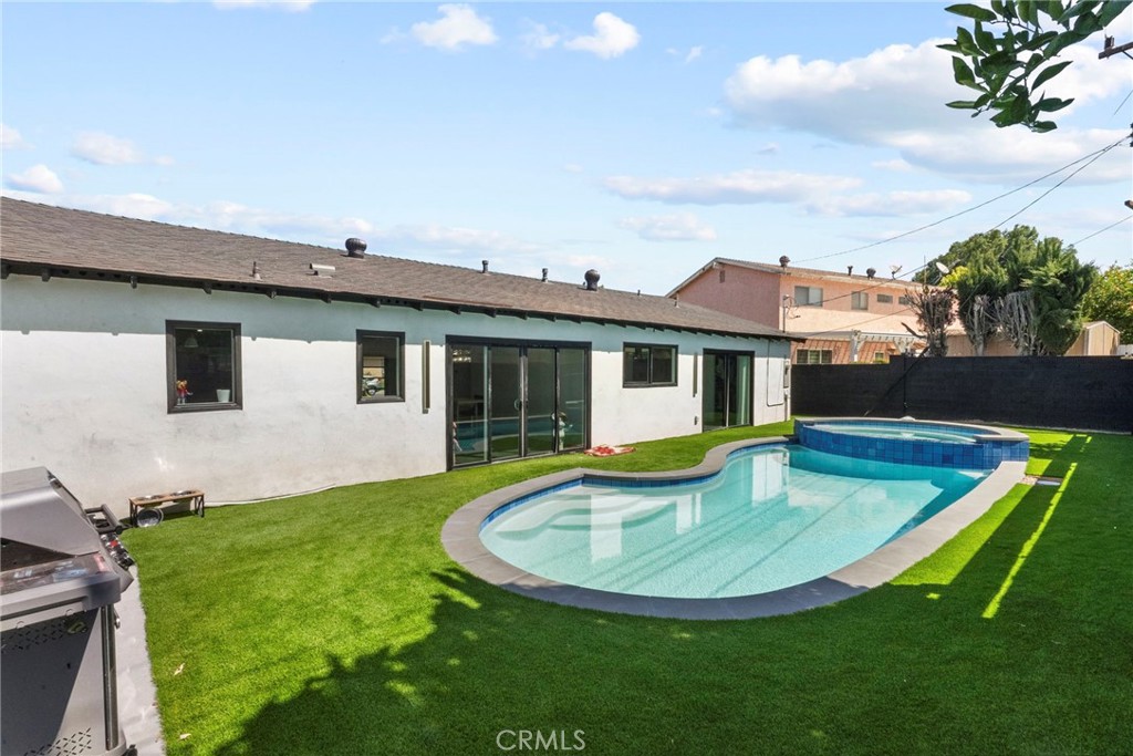 2282 Brentwood Street