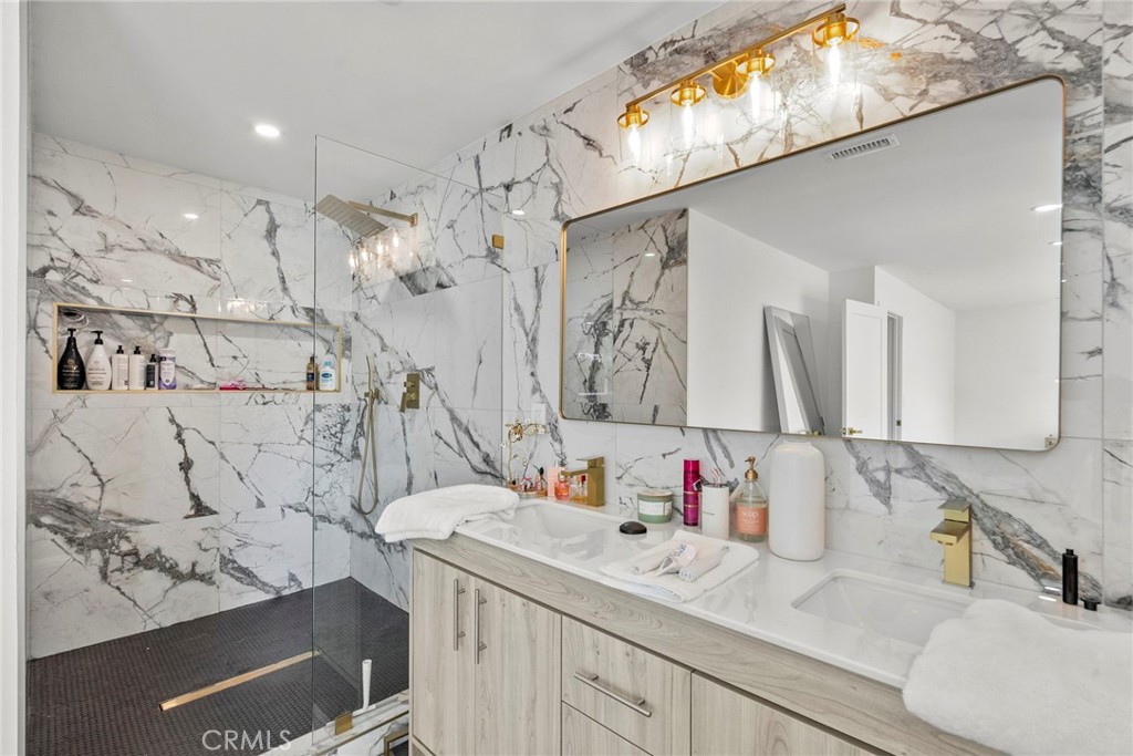 2282 Brentwood Street