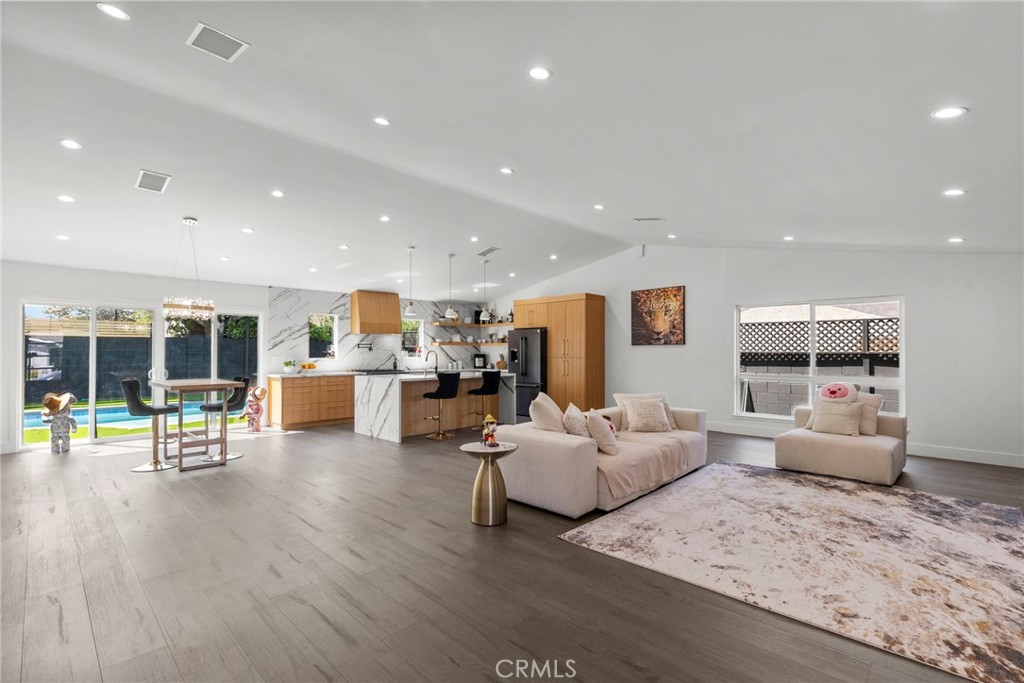 2282 Brentwood Street