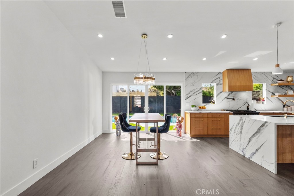 2282 Brentwood Street