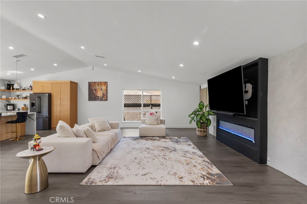 2282 Brentwood Street