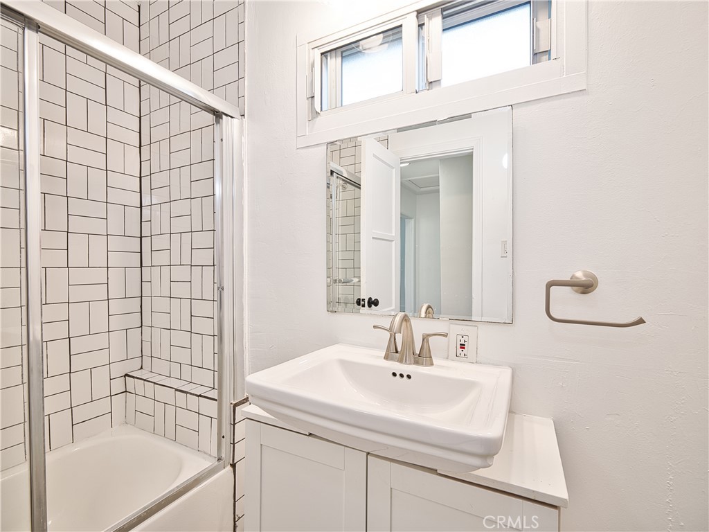 6153 Clybourn Avenue