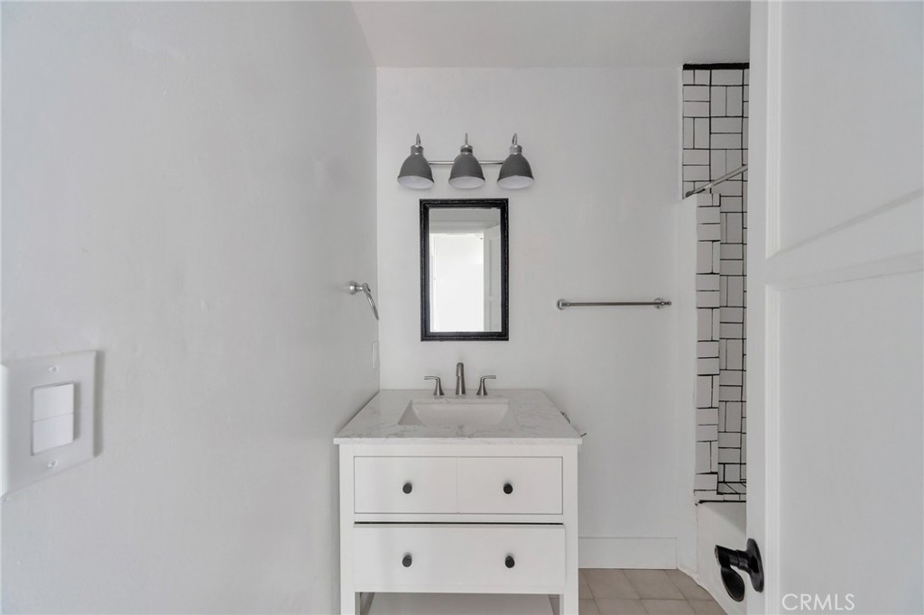 6153 Clybourn Avenue