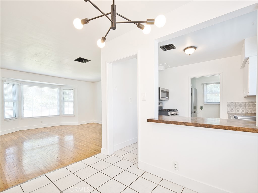 6153 Clybourn Avenue