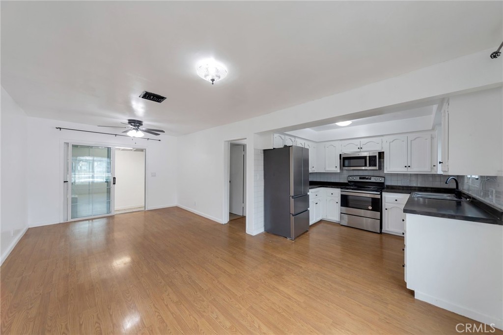 6153 Clybourn Avenue