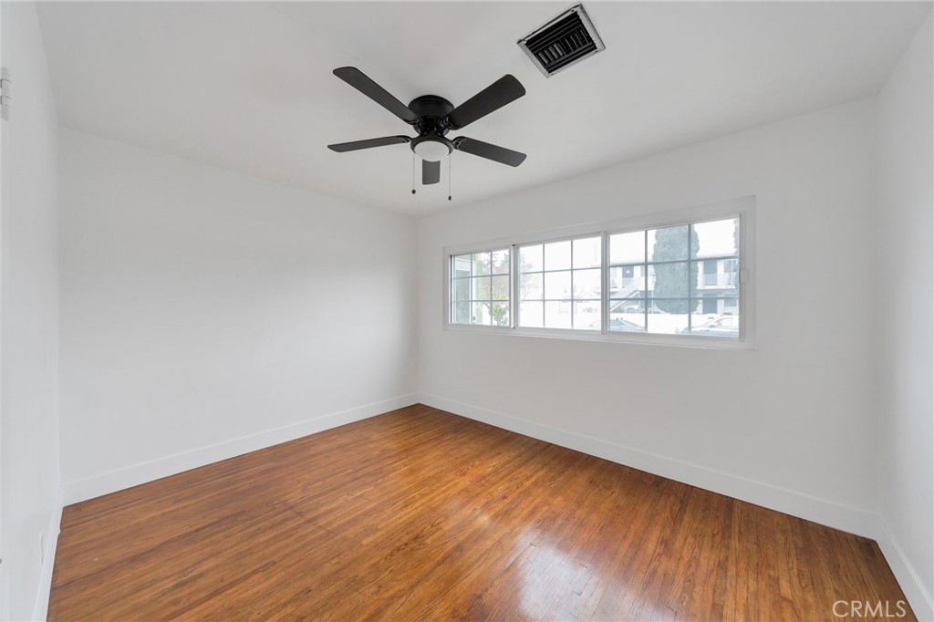 6153 Clybourn Avenue