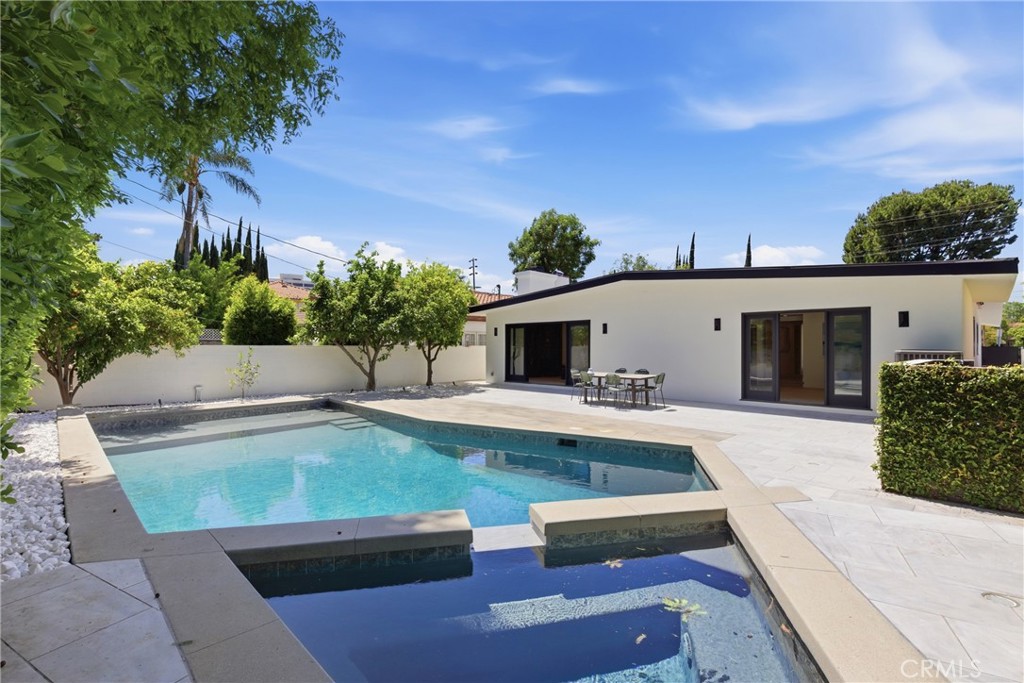 5016 Rubio Avenue