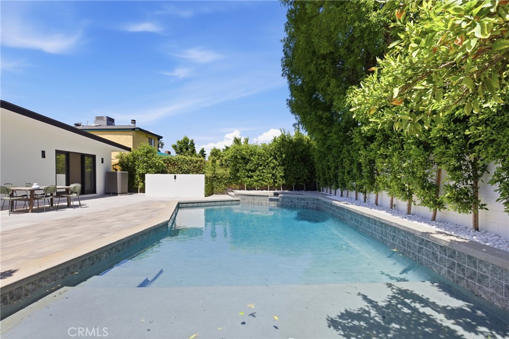 5016 Rubio Avenue