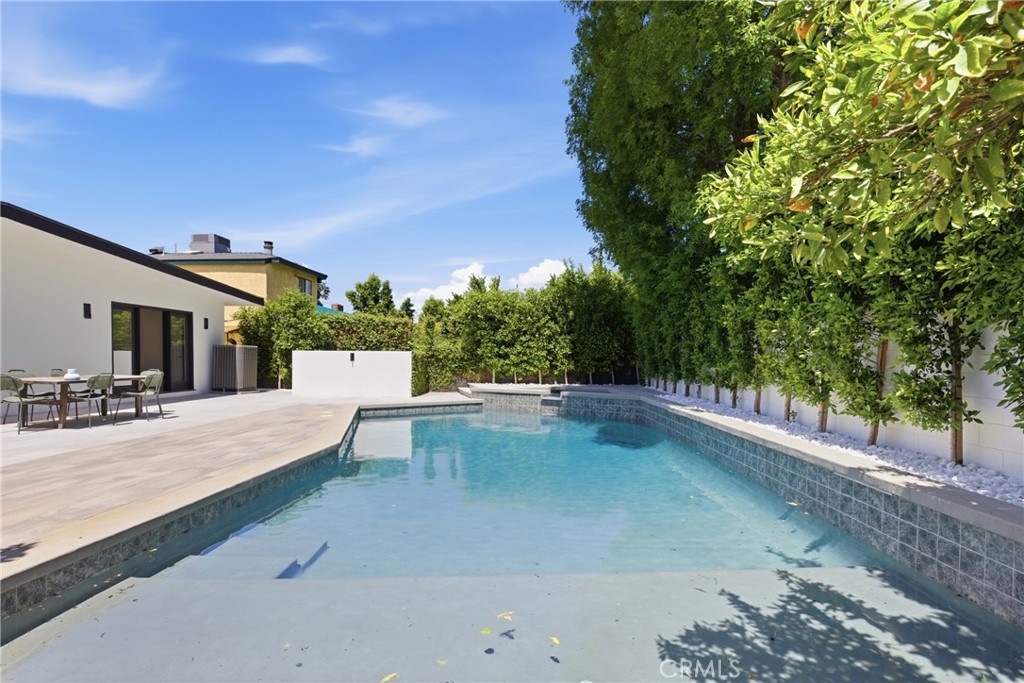 5016 Rubio Avenue