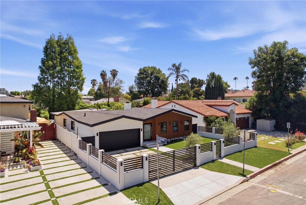 5016 Rubio Avenue