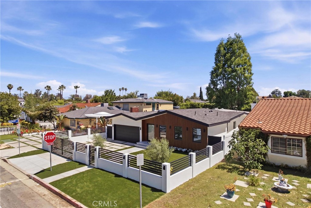 5016 Rubio Avenue