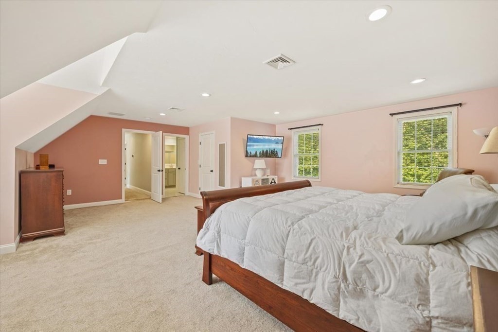 86 Saddleworth Way