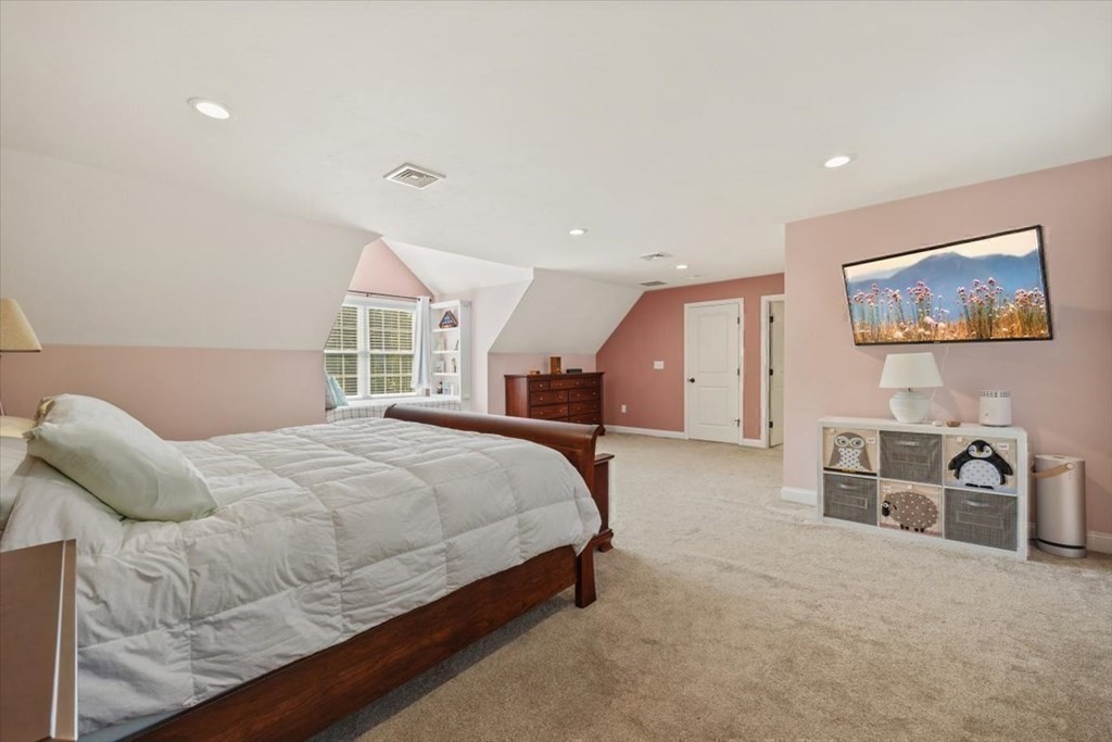 86 Saddleworth Way