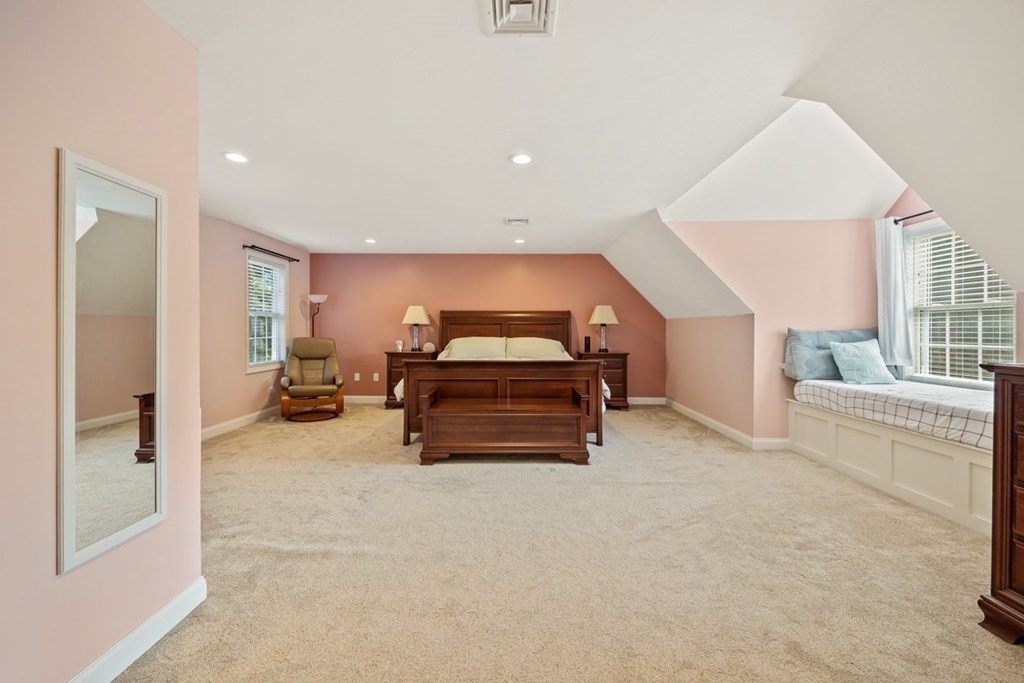 86 Saddleworth Way