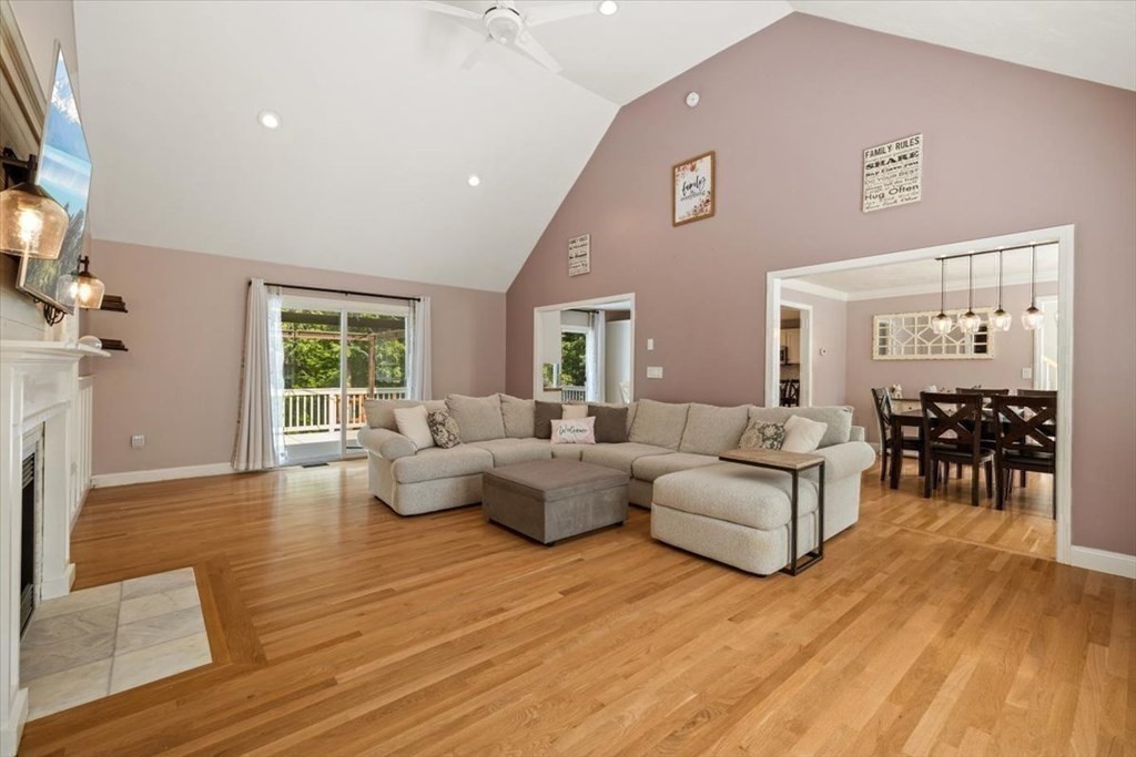 86 Saddleworth Way