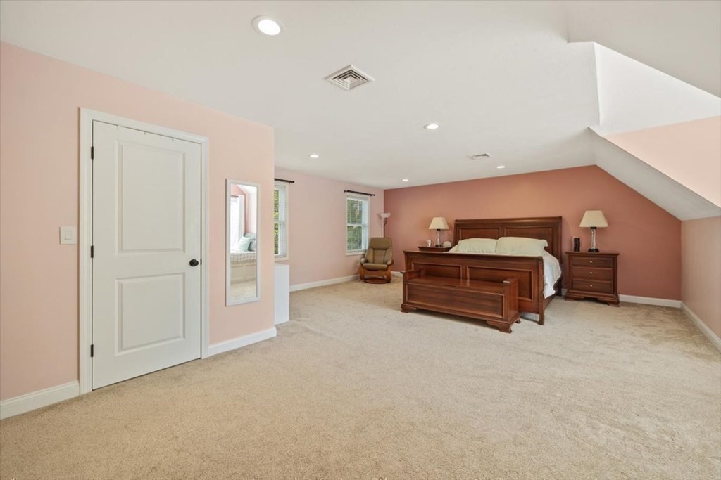 86 Saddleworth Way