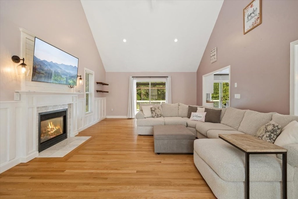 86 Saddleworth Way