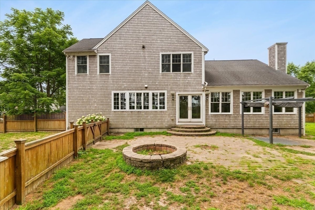 22 Red Pine Ln