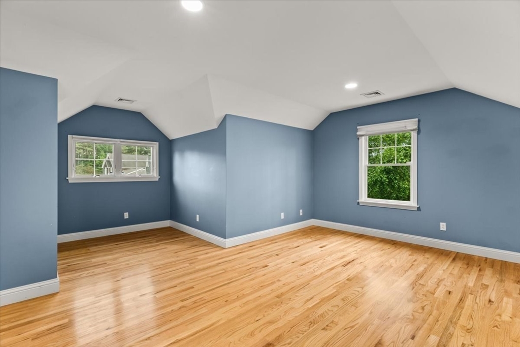 22 Red Pine Ln