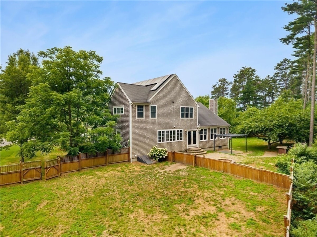 22 Red Pine Ln