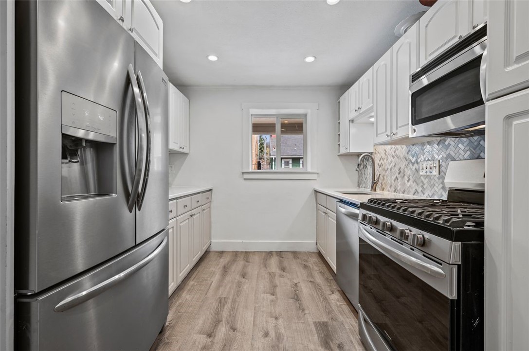 11 Hollenden Place