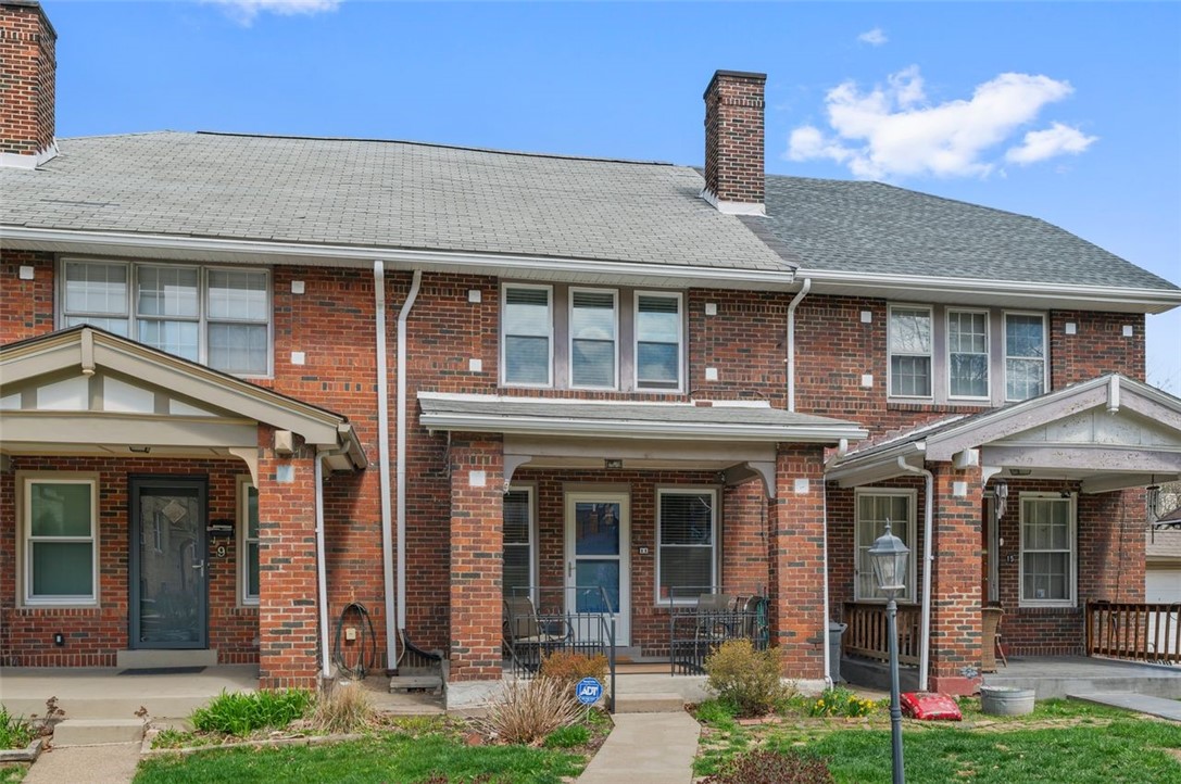 11 Hollenden Place