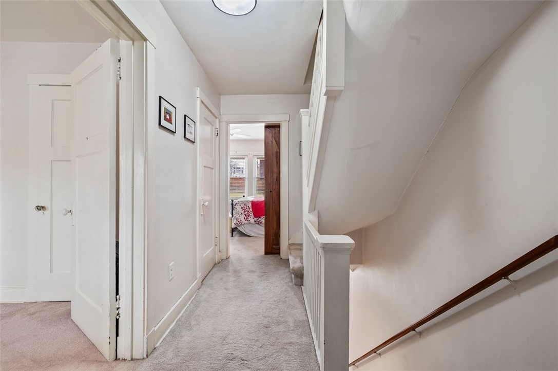 11 Hollenden Place
