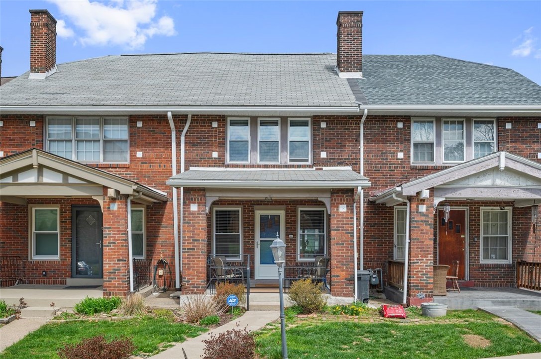 11 Hollenden Place