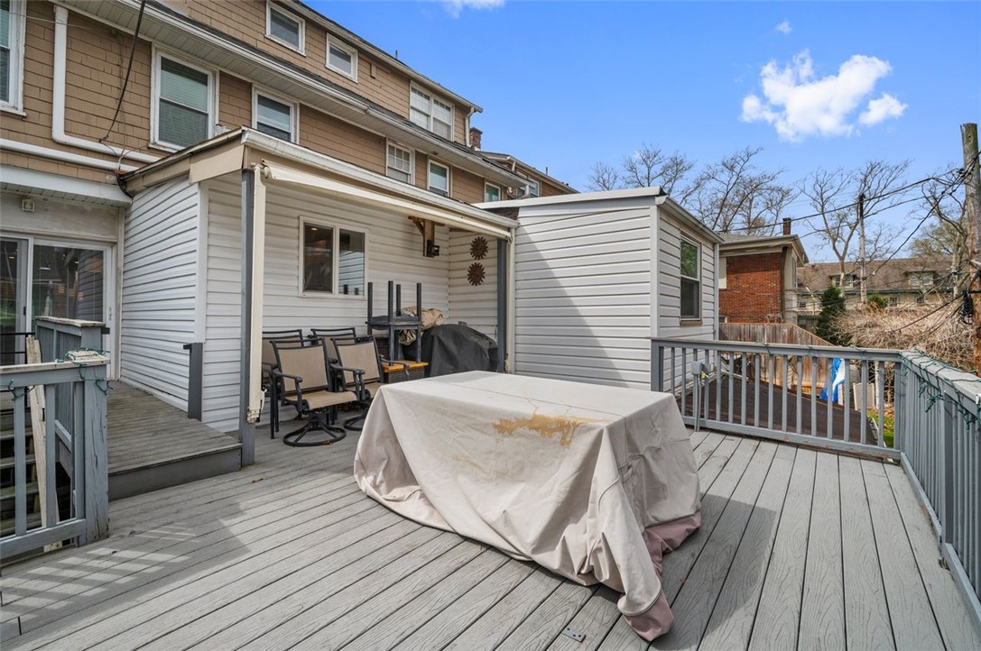 11 Hollenden Place