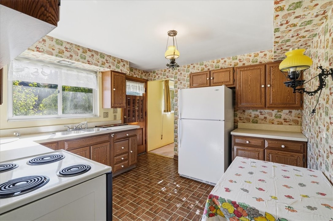 1323 Royal Oak Rd Suite 210