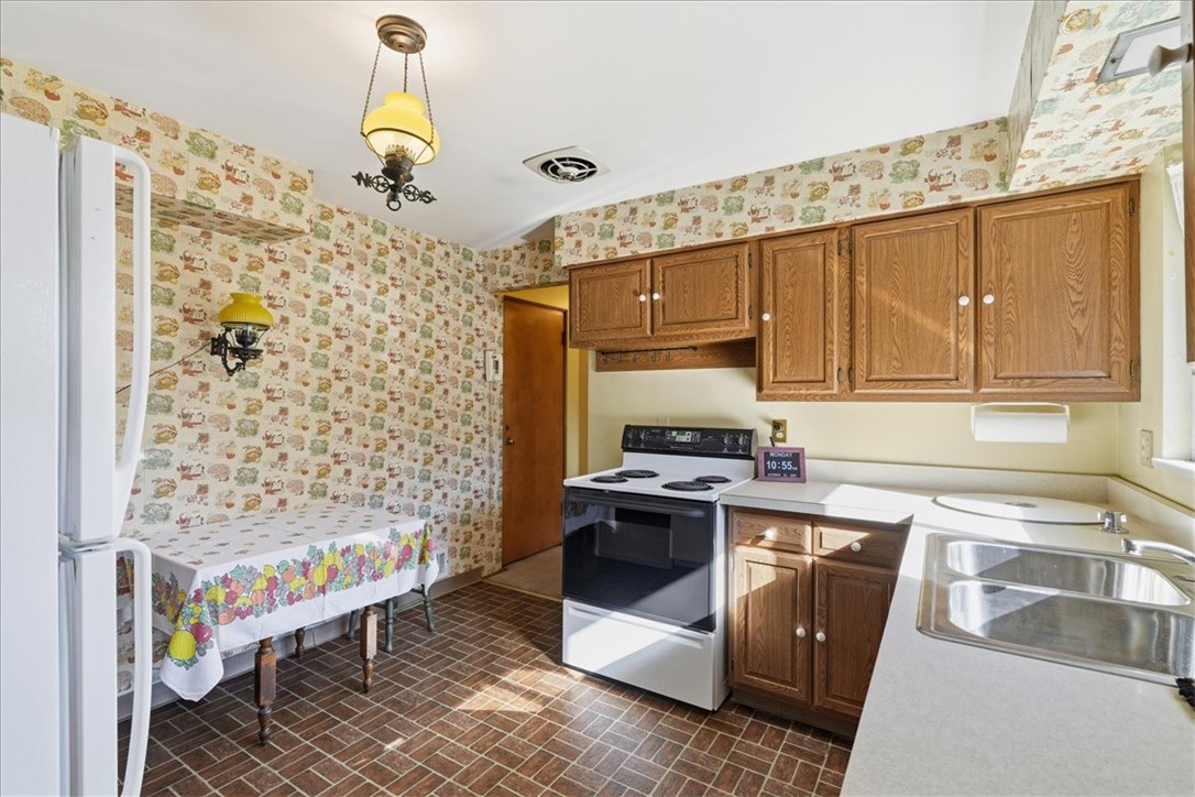 1323 Royal Oak Rd Suite 210