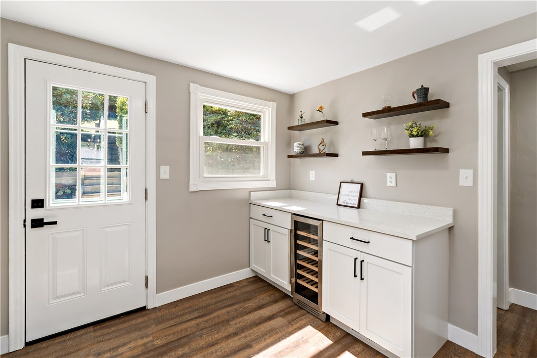 4596 Echo Glen Drive