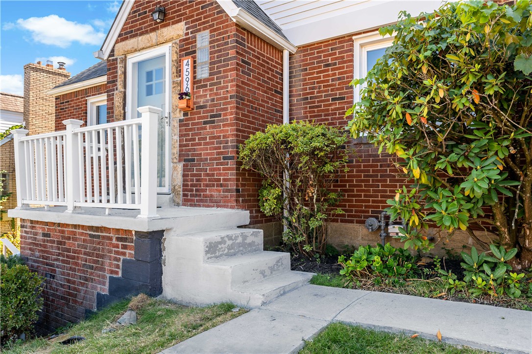 4596 Echo Glen Drive