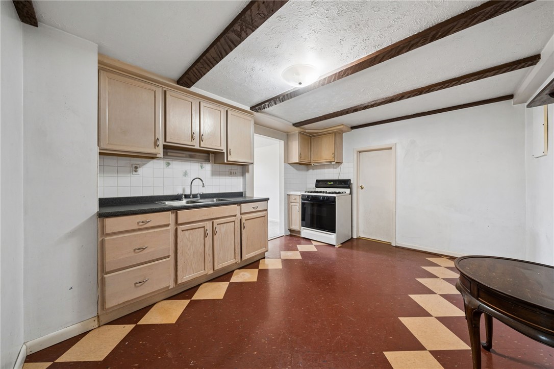 255 Poplar Street