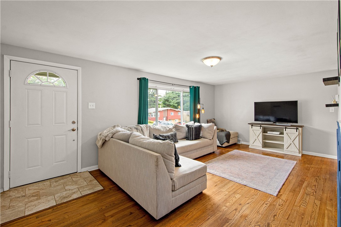 2416 N Meadowcroft