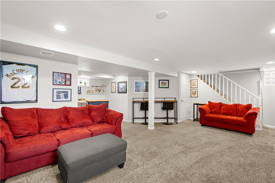 2416 N Meadowcroft