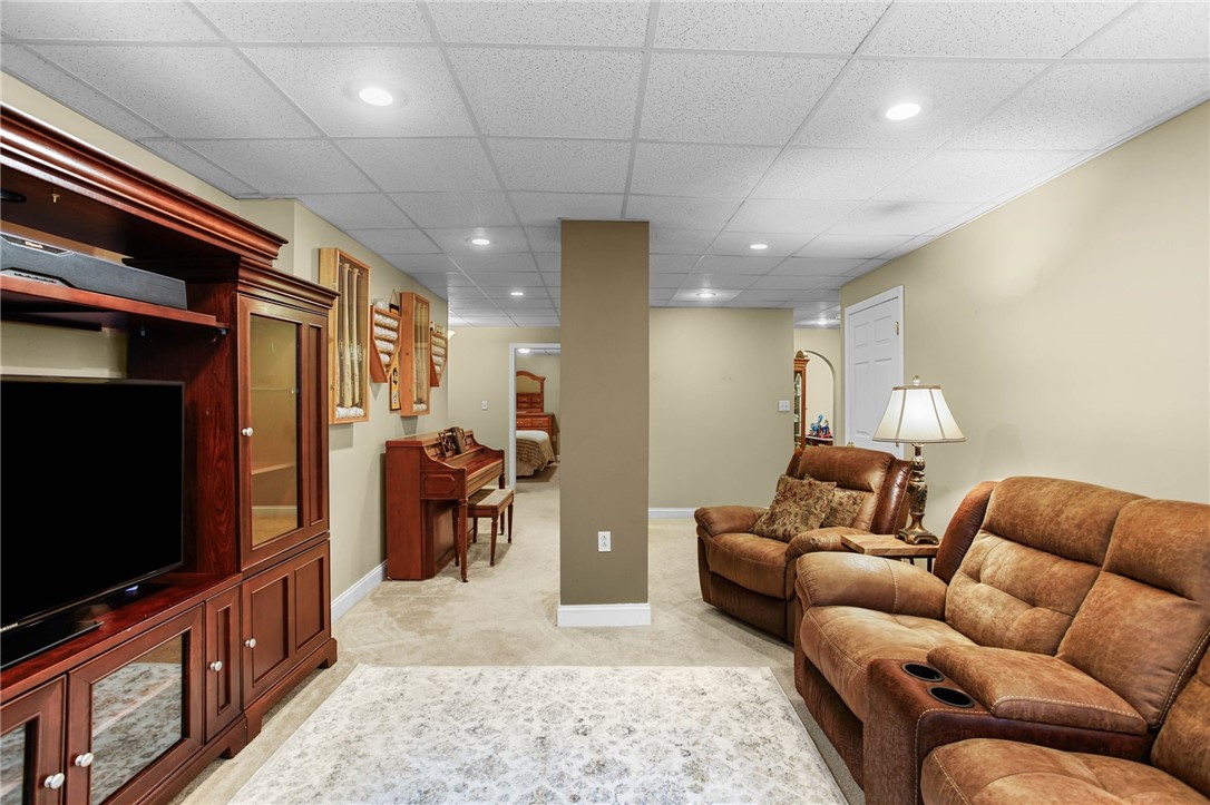 472 Spruce Ln