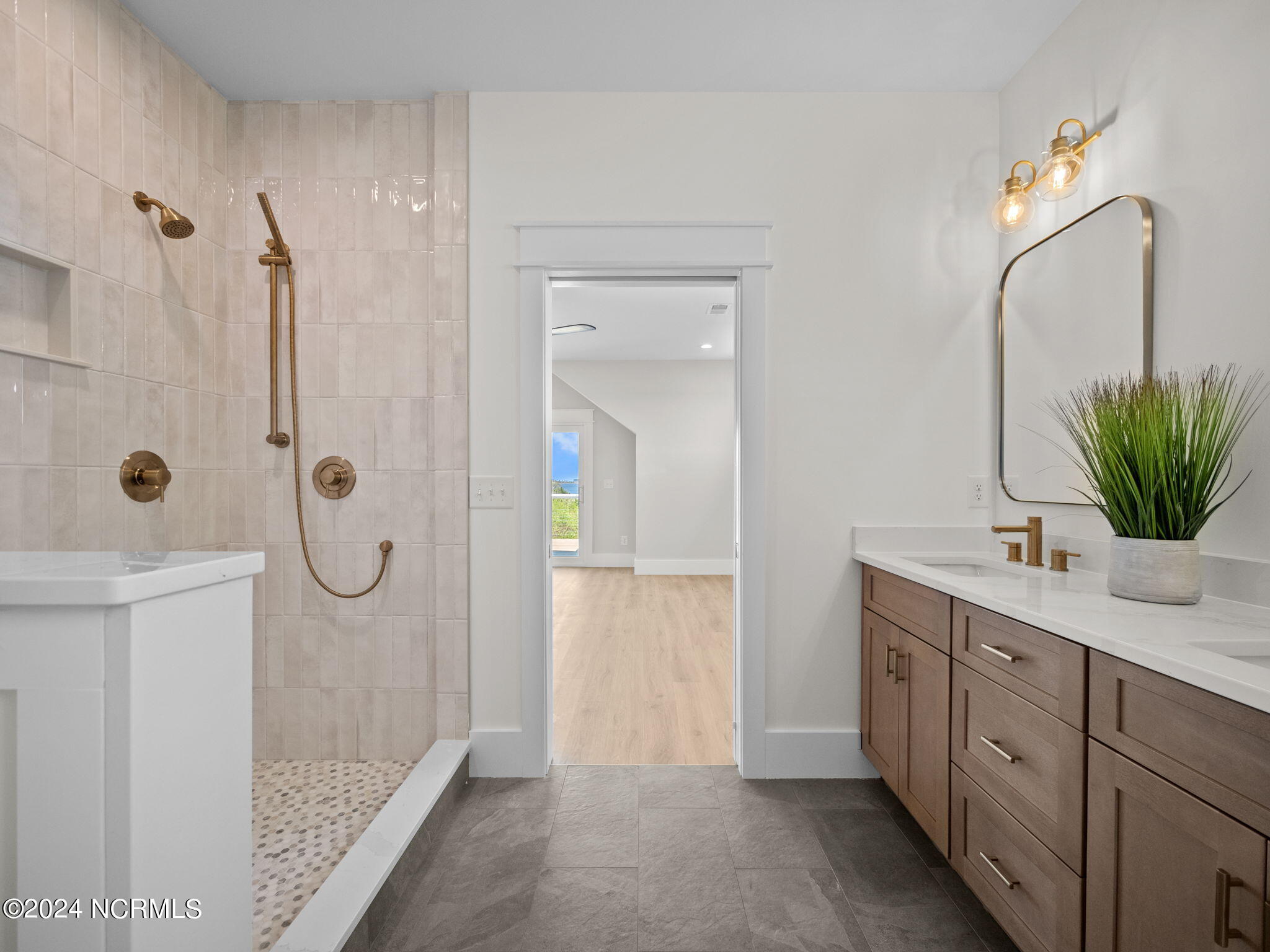 208 Marshside Landing