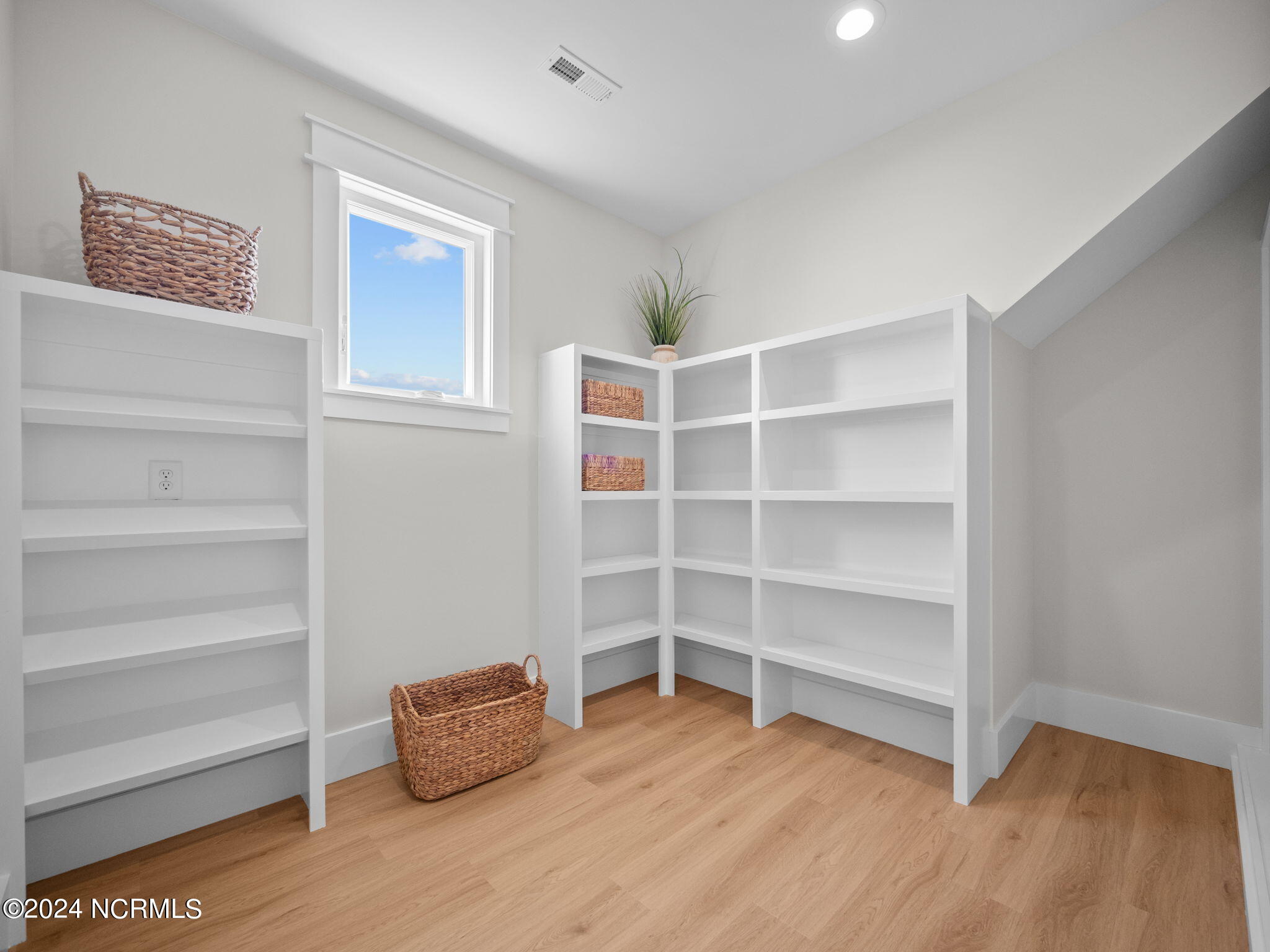 208 Marshside Landing