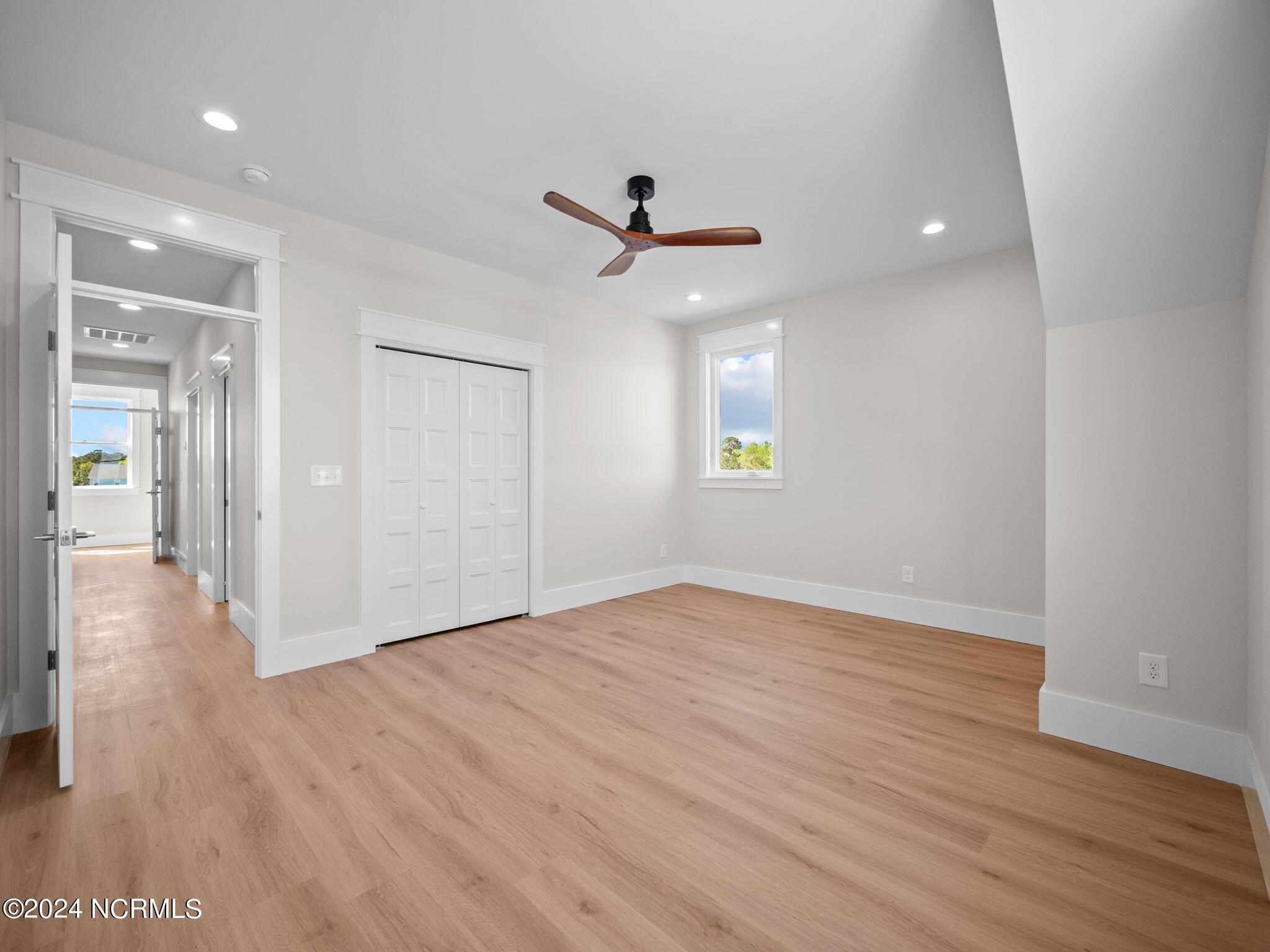 208 Marshside Landing