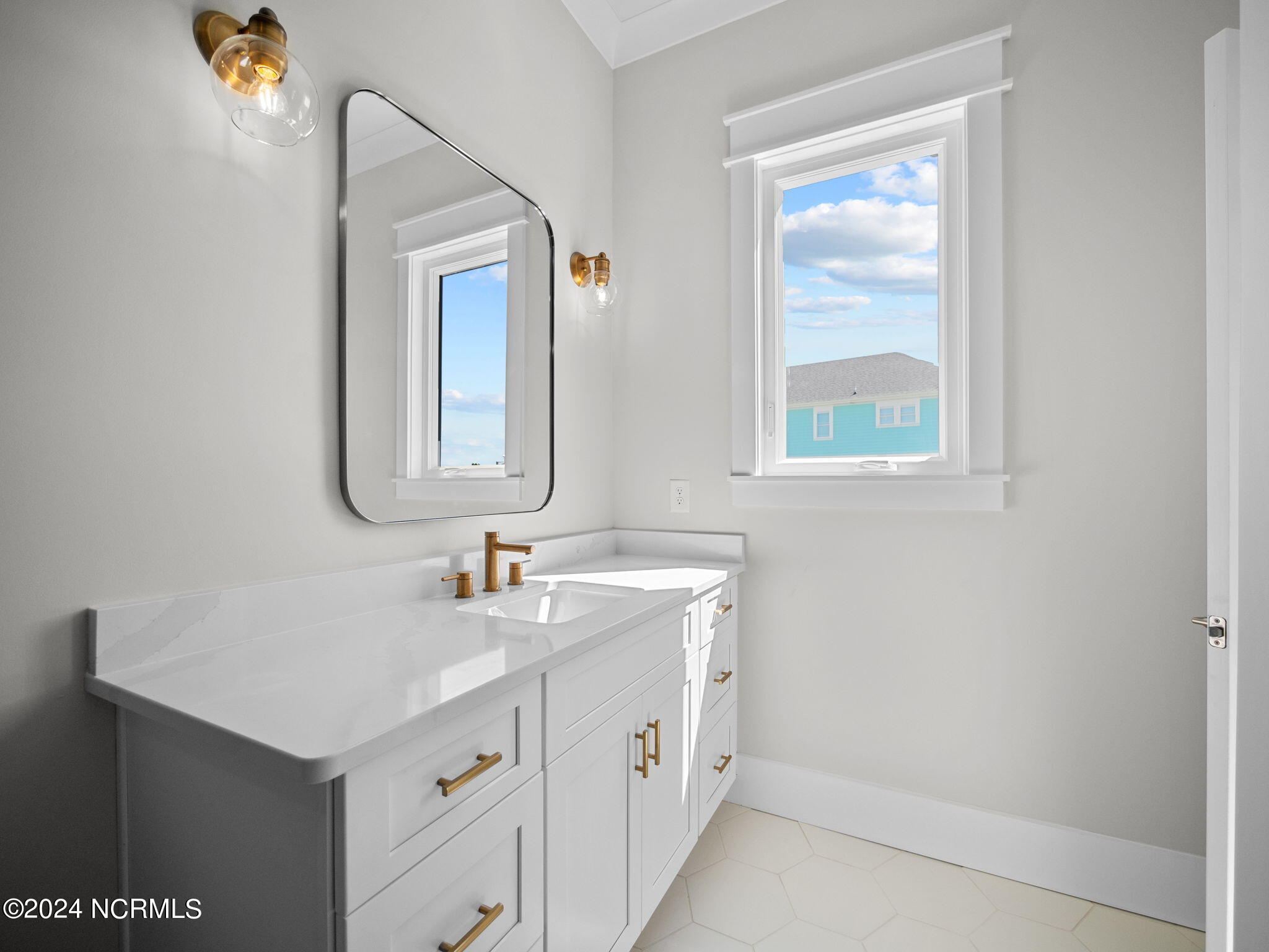 208 Marshside Landing