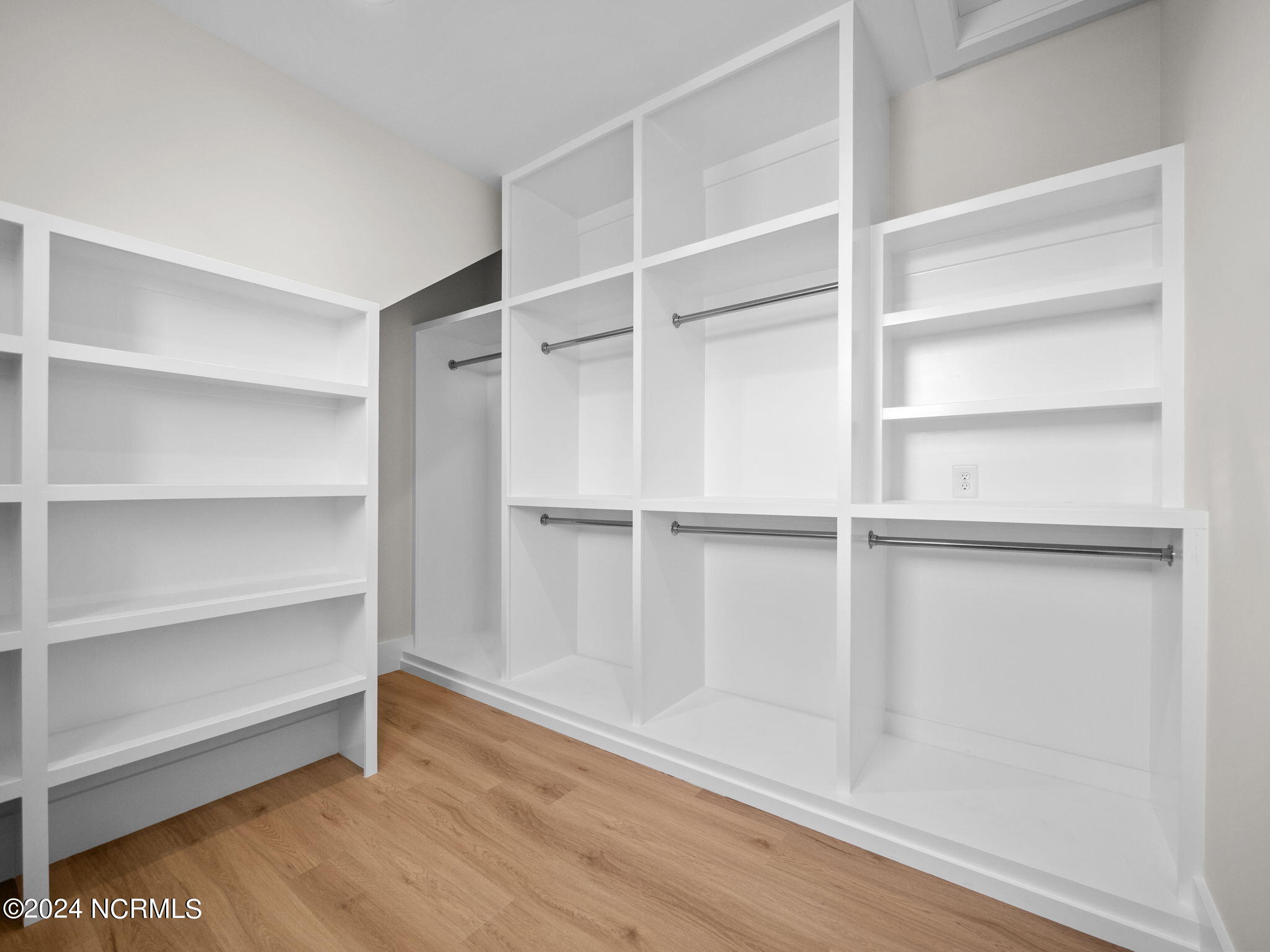 208 Marshside Landing