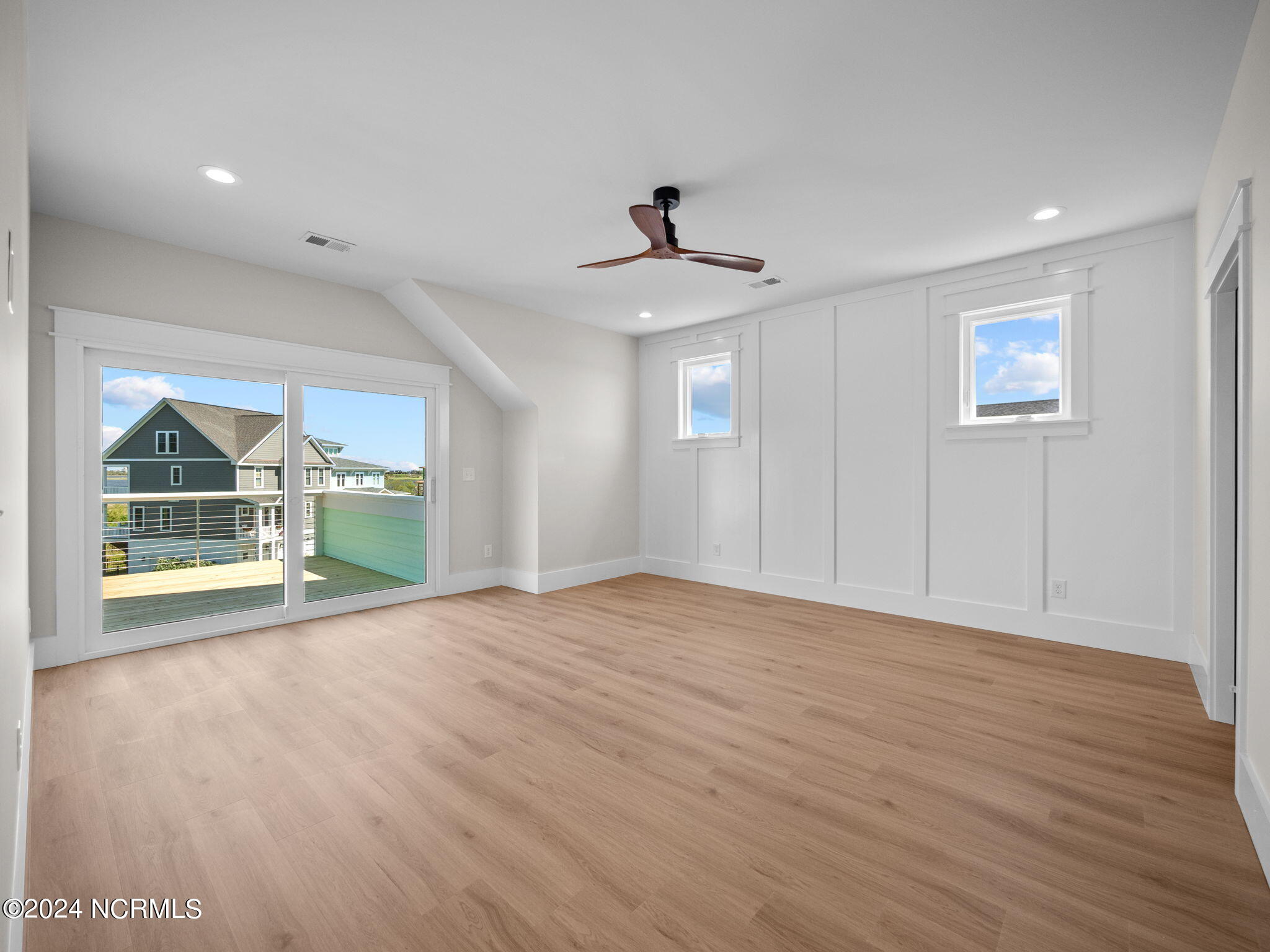 208 Marshside Landing