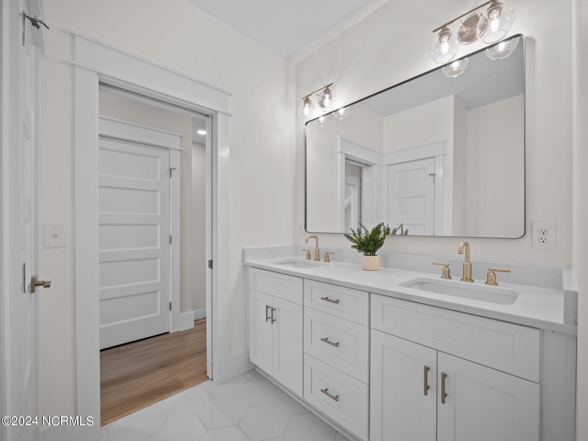 208 Marshside Landing