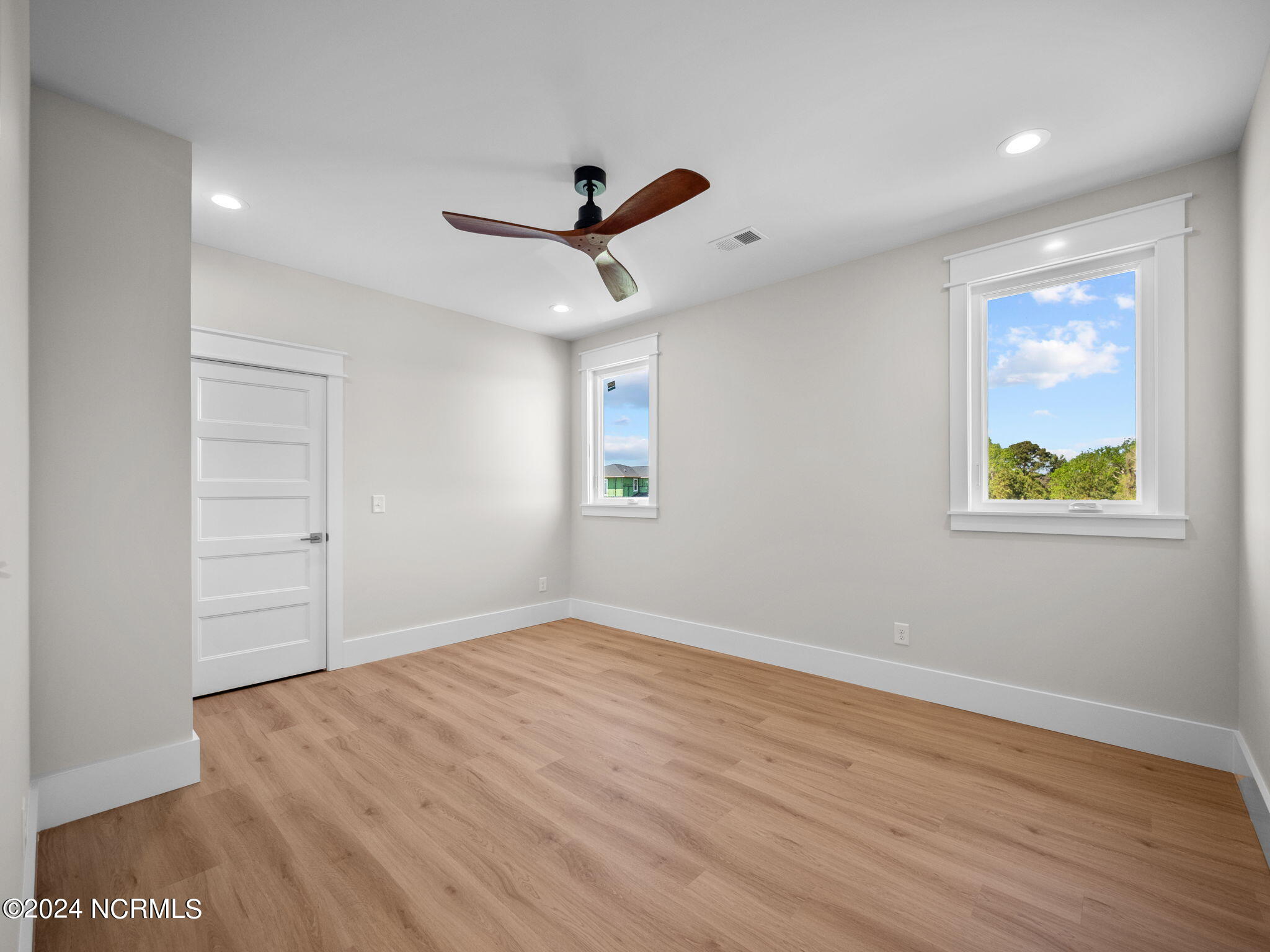 208 Marshside Landing