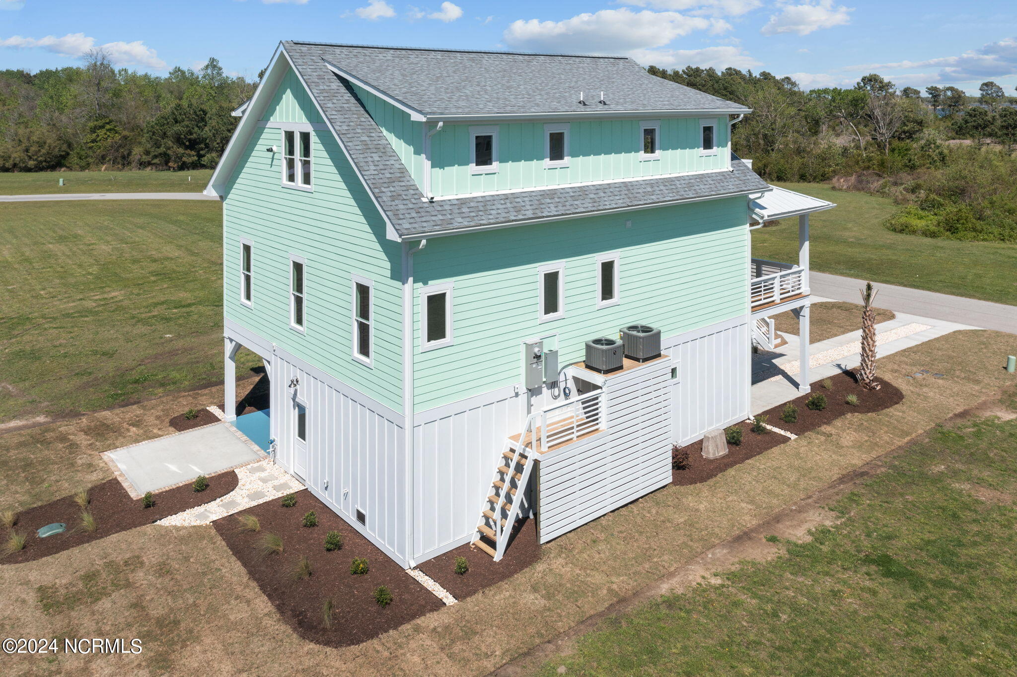 208 Marshside Landing