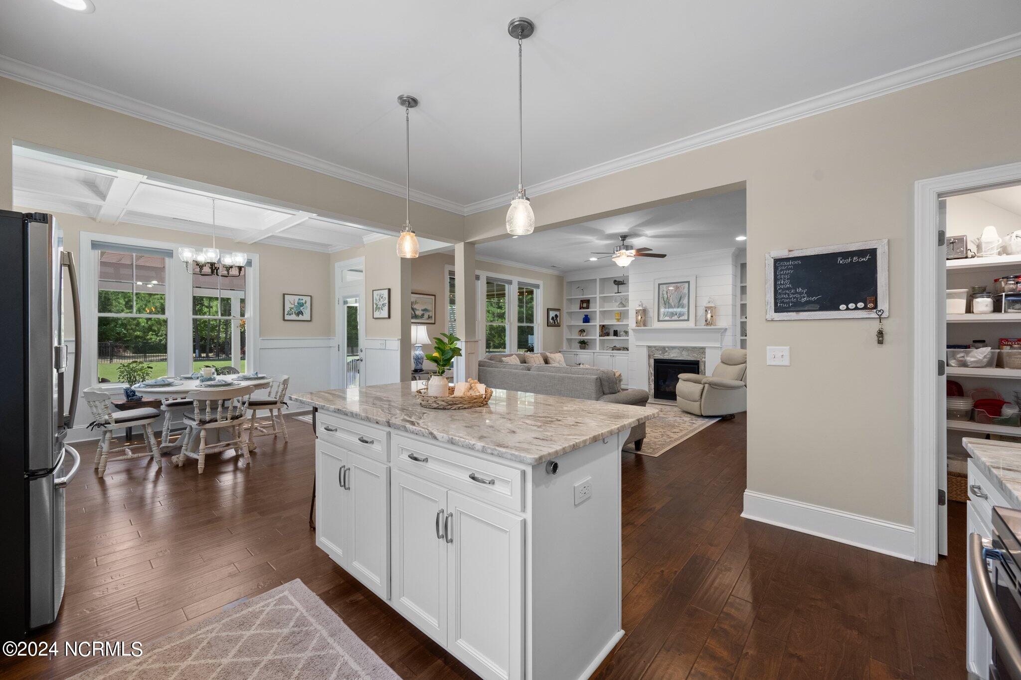 322 Lake Firefly Loop