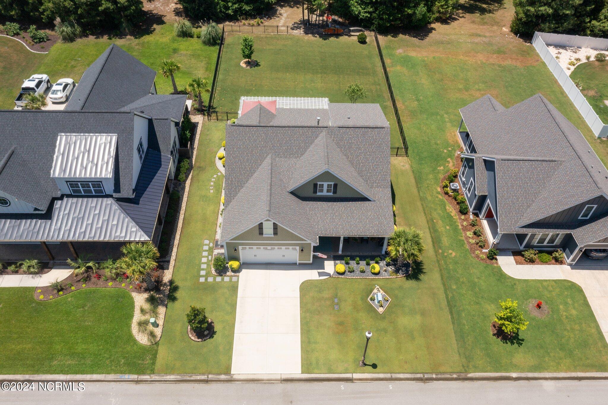 322 Lake Firefly Loop